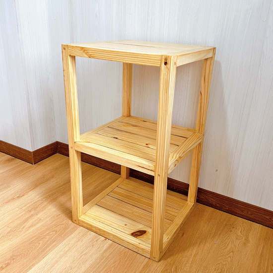 Mueble rústico de madera para guardar toallas