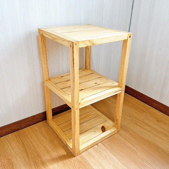 Mueble de madera para ordenar toallas